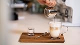 JOCHEN SCHWEIZER Geschenkgutschein: Latte Art Kurs Frankfurt am Main