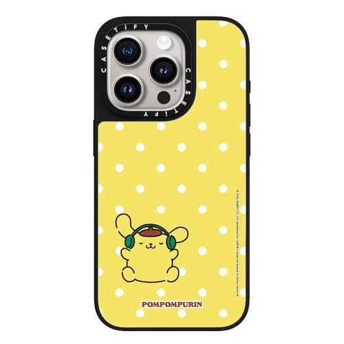 CASETiFY �~���[ iPhone 15 Pro �P�[�X [Sanrio Puppy Pals Co-lab/����(�X�}�z�J�o�[) / MagSafe�Ή�/�w��h�~] - Pompompurin with you Custom Case - Yello