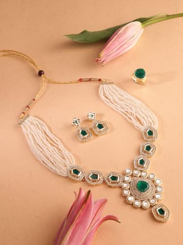 Juego de joyas Kundan para lucir en bodas y grandes eventos 7