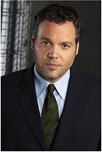 Law & Order: Criminal Intent 8x10 Photo Vincent D'Onofrio Handsome & Scruffy Tie is Green w/Thin Blue Stripes kn