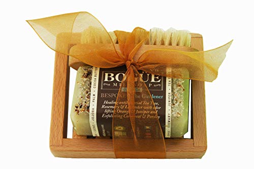 Gardener Goat Milk Soap GiftSet- BOGUE No.11 with Detoxifying Juniper Berry & Cornmeal Exfoliate, Remove Dirt & Grime. EO of Tea Tree, Healing Rosemary & Lavender, nail scrubber & soap dish