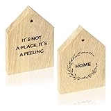 EIGENSCHAFTEN - Nordic Design Deko Holz Häuser 2er Set, Abmessungen je Mini Holzhaus 9,2 x 13,3 cm, Gewicht 170 g, ges. 340 g, Holz-Art Wild-Eiche Natur, inkl. Bohrung zum Hängen, Lieferumfang: 2x Holzhaus Deko Eiche klein, 1 x Geschenk-Verpackung