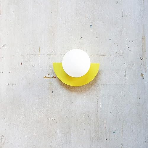 Luces de pared de globo contra zonas oscuras en pasillo baño 3