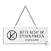 Produktbild Schild Hängeschild - Bitte Nicht im Stehen Pinkeln | Melaminschild mit Metallkette 175 x 65 mm | Ofform Design Nr. 31054-W