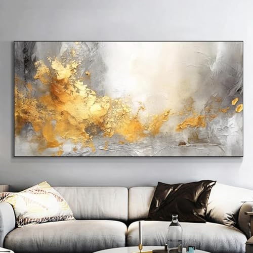 Peinture murale abstraite dorée pour sublimer le design d'un salon contemporain chic
