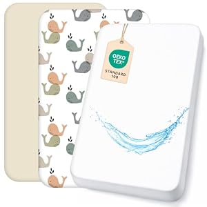 Lovely Hippo 2X Spannbettlaken 100% Baumwolle + 1X Matratzenschoner 100% wasserdichtem Material - Set 3X - Kompatibel Chicco, Kinderkraft (Walbabys, 55 x 90 cm)