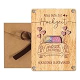 Versatile come regalo di nozze e ricordo. Sia come regalo da solo o come complemento ad altri regali di nozze, questo biglietto di legno è adatto per chiunque voglia regalare qualcosa di significativo alla coppia di sposi. Combina funzionalità (come porta soldi) e sentimentalismo (come biglietto scrivibile), rendendolo un regalo indimenticabile per il giorno più importante della vita di una coppia