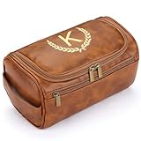 Trousse de toilette de voyage Cadeau pour témoin de mariage Cadeau d'anniversaire pour hommes adultes : Montrez votre amour avec un cadeau unique pour témoin de mariage ou un cadeau d'anniversaire pour hommes adultes. C'est également une surprise sincère pour la fête des pères, un cadeau de Noël ou un remerciement de mariage. Chaque fois qu'il prendra cette trousse de toilette personnalisée, il se souviendra de votre attention, ce qui en fait l'un des cadeaux les plus significatifs pour homme pour Noël ou toute occasion