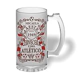 La ilustración de esta jarra de cerveza se realiza a una cara, ha sido diseñada por nuestro estudio BEE Ingenious. Las sublimamos a mano una a una en horno en nuestro estudio de Vejer de la Frontera, Cádiz. Hecho en España.