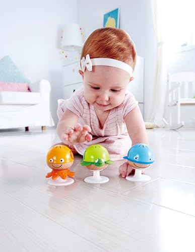 Hape Saugnapf Rasselset – 3‑teilige Meeres‑Tier Rassel‑ und Beißspielzeug, Sensorik‑ & Motorikförderung für Babys ab 0 Monaten
