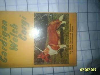Paperback How to raise and train a Cardigan Welsh corgi, Book