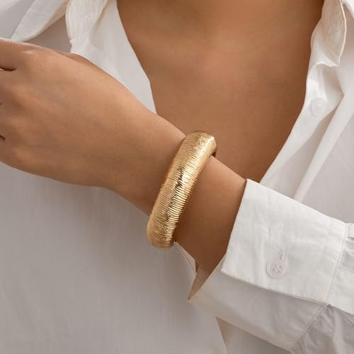 Bracelet en métal incurvé avec texture rayée rigide ajustable - 3