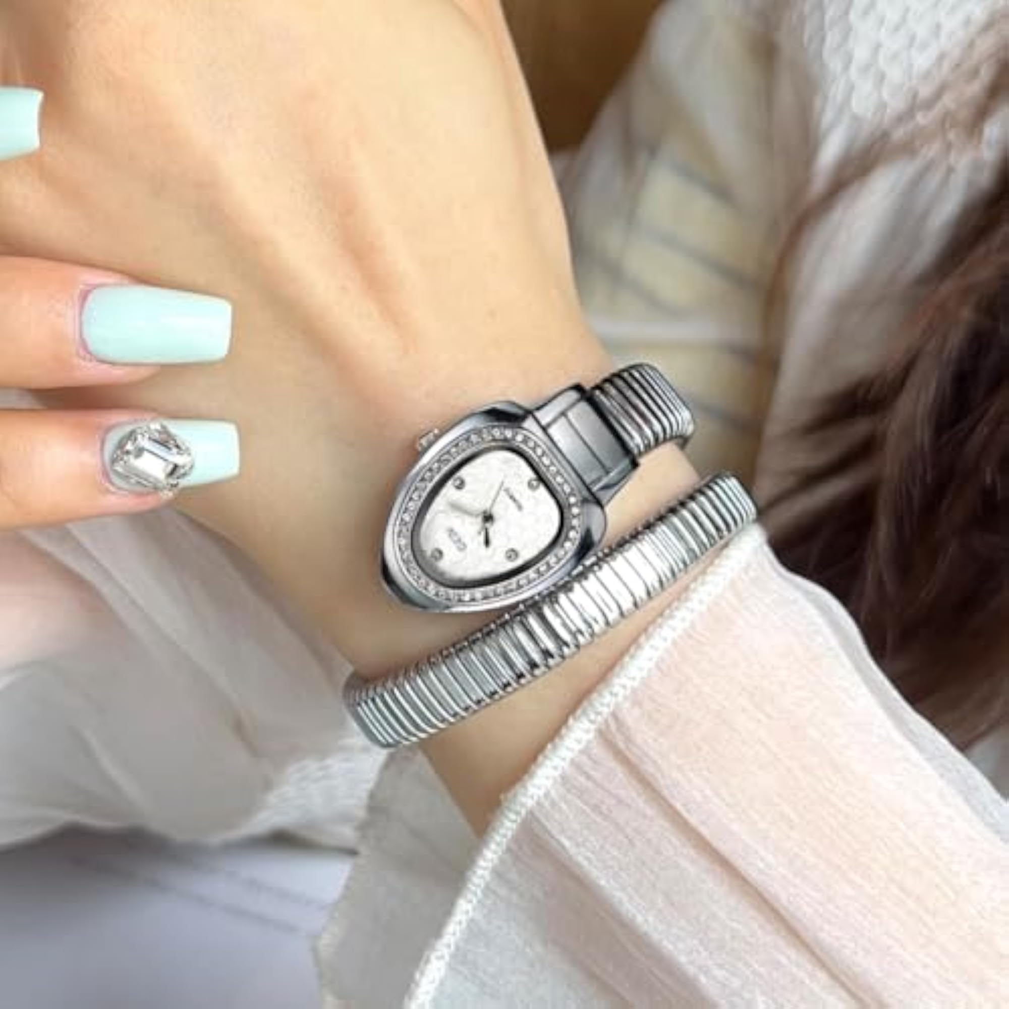 Women's Elegant Bangle Snake Bracelet Watch