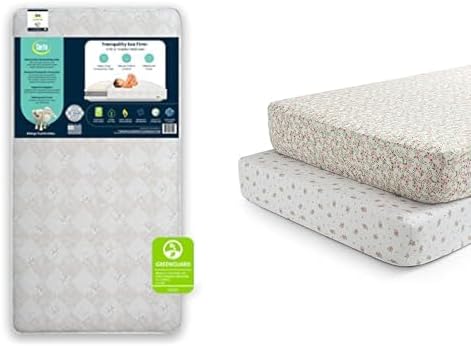 Serta Tranquility Eco Firm - Colchón de muelles interiores para cuna y niños pequeños + sábanas bajeras Delta Children para cuna y niños (paquete de