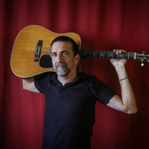 Manel Cruz: “Vejo a arte como uma profissão: quantas horas trabalhas, que impostos pagas, se é preciso uma oficina... Não me sinto mais que um trolha”
