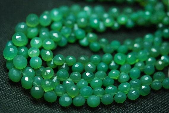 Chalcédoine verte émeraude véritable en fil de 8 pouces pour raviver vos bijoux ternes