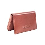 ELEGANTES DESIGN: Der Visitenkartenhalter überzeugt mit seinem zeitlos eleganten Design, dem handlichen Querformat und den abgerundeten Enden. 2 Magnete sorgen für ein sicheres Verschließen des Etuis. Die Wände des Kreditkarten Etuis sind leicht verstärkt und sorgen für Schutz vor Knicken.