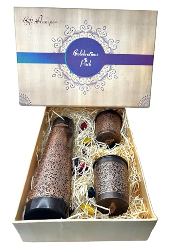 Bouteille en cuivre avec 2 verres carafe eau de table et récipient réutilisable