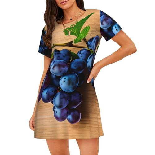 Chemise de nuit légère contre la chaleur nocturne avec motif raisin