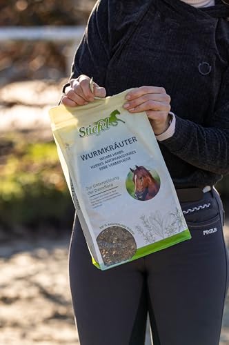 Foto von Stiefel Wurmkräuter für Pferde, 100% naturbelassene Kräutermischung, kann zur Unterstützung der Darmflora beitragen, Keine Wurmkur, 1kg