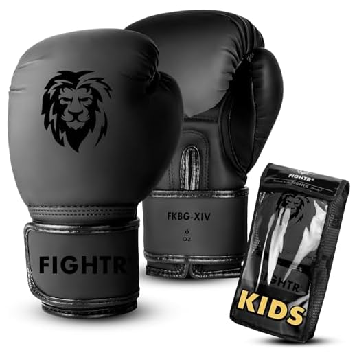 FIGHTR® Kinder Boxhandschuhe mit bestem Sitz für maximalen Schutz | Junior Jungen und Mädchen | für Boxen, MMA, Muay Thai, Kickboxen & Kampfsport 04 06 oz | inkl. Tragetasche (All Black, 04 oz)