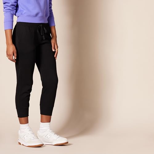Amazon Essentials Women's Fleece Capri Jogger Sweatpant (Available in Plus Size)2