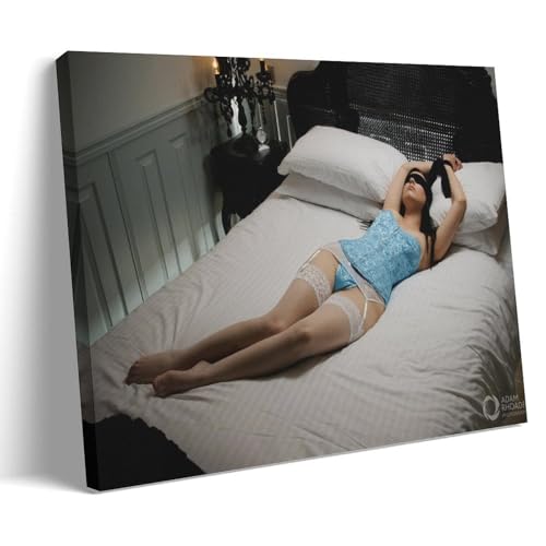 YAPING Póster artístico de niña en ropa interior atada tumbada en la cama, impresión moderna para decoración de habitación familiar, 30 x 45 cm