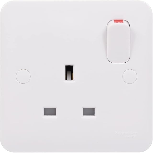 Schneider Electric - Lisse White Moulde, Switched Single Power Socket, 13A, Single Pole, GGBL3010S, White