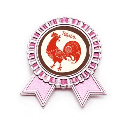 Broche rose Year of Coq pour personnaliser une tenue terne avec une médaille zodiaque rouge