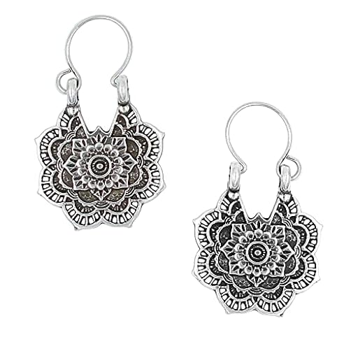 Pendientes mandala plata - Los pendientes flor de mandala son de estilo bohemio a la vez que vintage | Ya disponible en tu tienda friki favorita! En mundofriki.es!