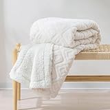Einzigartiges Boho Design - Die exquisite Kuscheldecke besticht durch ein faszinierendes Boho-Design, das wirklich einzigartig ist. Die kunstvollen Muster und durchdachten Farben fügen sich perfekt zusammen und schaffen ein visuelles Meisterwerk, das mühelos die Ästhetik jeden Raumes bereichert.