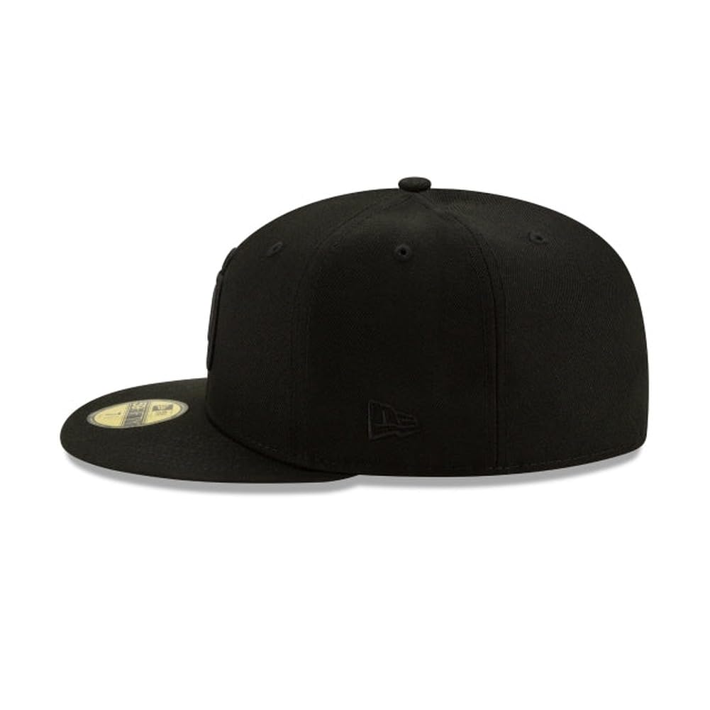 New Era MLB 59FIFTY San Diego Padres Baseballkappe, Schwarz auf Schwarz, authentische Kollektion, tailliert auf Feld