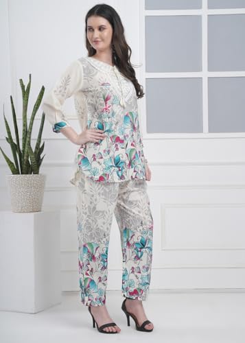 Image of Women Printed Short Kurti with Pant Set