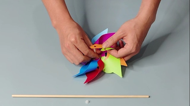 Watch Colorful Pinwheels Assembly Method on Amazon Live