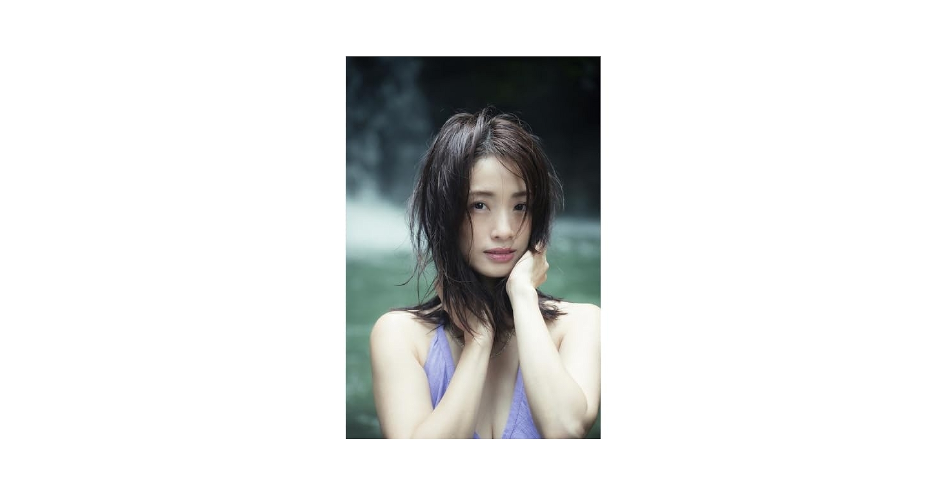 Amazon.co.jp: 【予約受付中】上戸彩 写真集 Midday Reverie