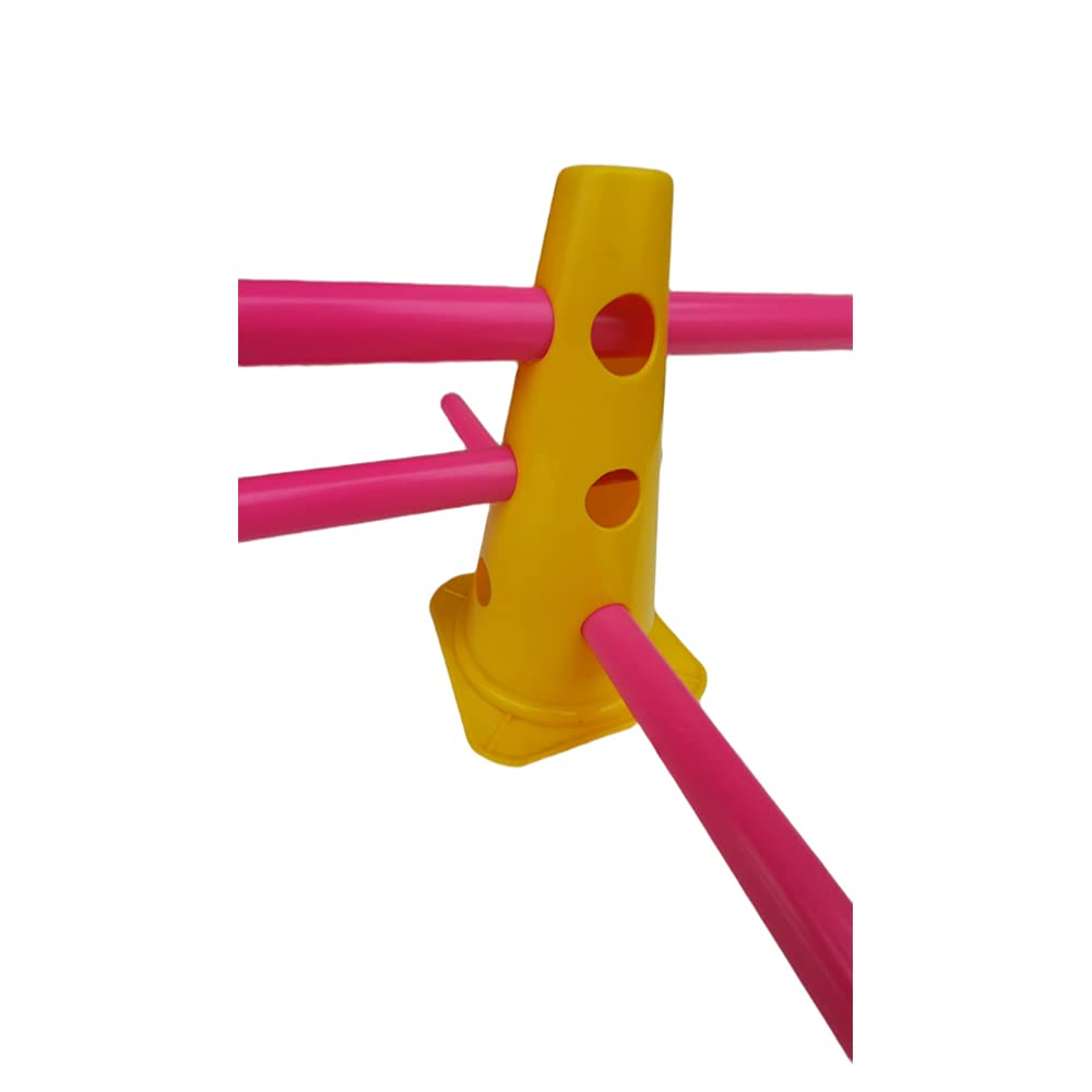 Kosma Paquete de 15 piezas de obstáculos de agilidad ajustables, 10 conos de tráfico de 9 pulgadas con 12 agujeros, color amarillo, 5 postes de obstáculo rosa de 40 pulgadas de longitud en bolsa de