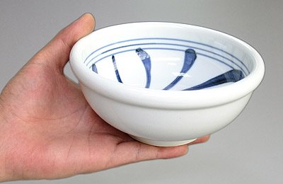 Amazon.co.jp: 砥部焼 梅山窯 5寸玉縁鉢（内唐草） : ホーム＆キッチン