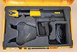 Elektrohydraulischer Antrieb mit bewährtem Universalmotor 230 V, 50 - 60 Hz, 450 W, robustem Planetengetriebe, Exzenterkolbenpumpe und kompaktem Hochleistungs-Hydrauliksystem, Sicherheits-Tippschalter.