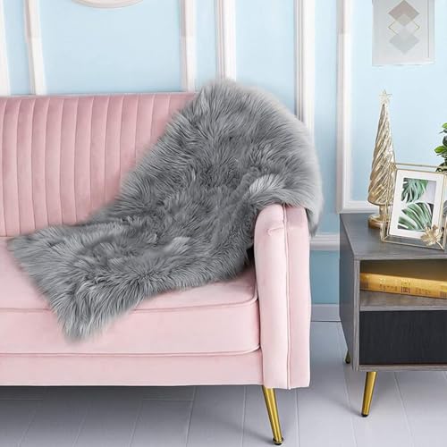 Faux Lammfell Schaffell Teppich 60 x 90 cm, Lammfellimitat Teppich Flauschiger Weicher Fell Teppiche Longhair Fell Lammfellimitat Carpet für Stühle Sofa Schlafzimmer Kinderzimmer (Grau, Rechteckig)