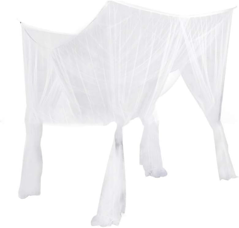 letto a baldacchino con baldacchino