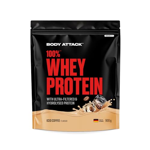 Body Attack 100% Whey Protein - Iced Coffee - 900 g - Made in Germany - Extra cremiges Eiweißpulver mit Hydrolysat & BCAA´s, unterstützt Muskelaufbau und Diäten - Für Sportler & Athleten