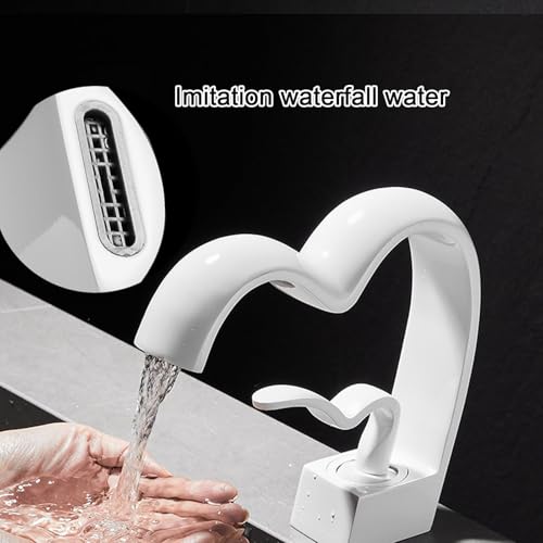 Robinet de salle de bain design cœur pour un lavabo moderne - 3