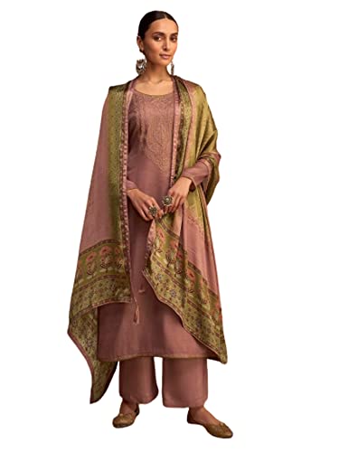 Costume traditionnel en soie femme en prêt à porter pour un habillage élégant rapide