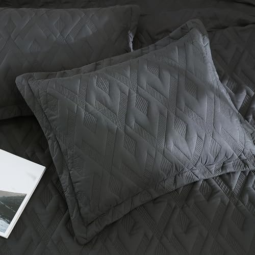 Image of EVENHUG Quilt Set King Size Soft Lightweight Bedspreads with 2 Pillow Shams Reversible Bedding Coverlets for All Seasons 3 Piece (106 inchx96 inch)