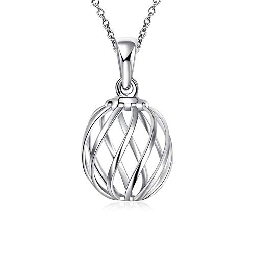 Collier ajouré avec pendentif lanterne : un bijou raffiné pour les mariages