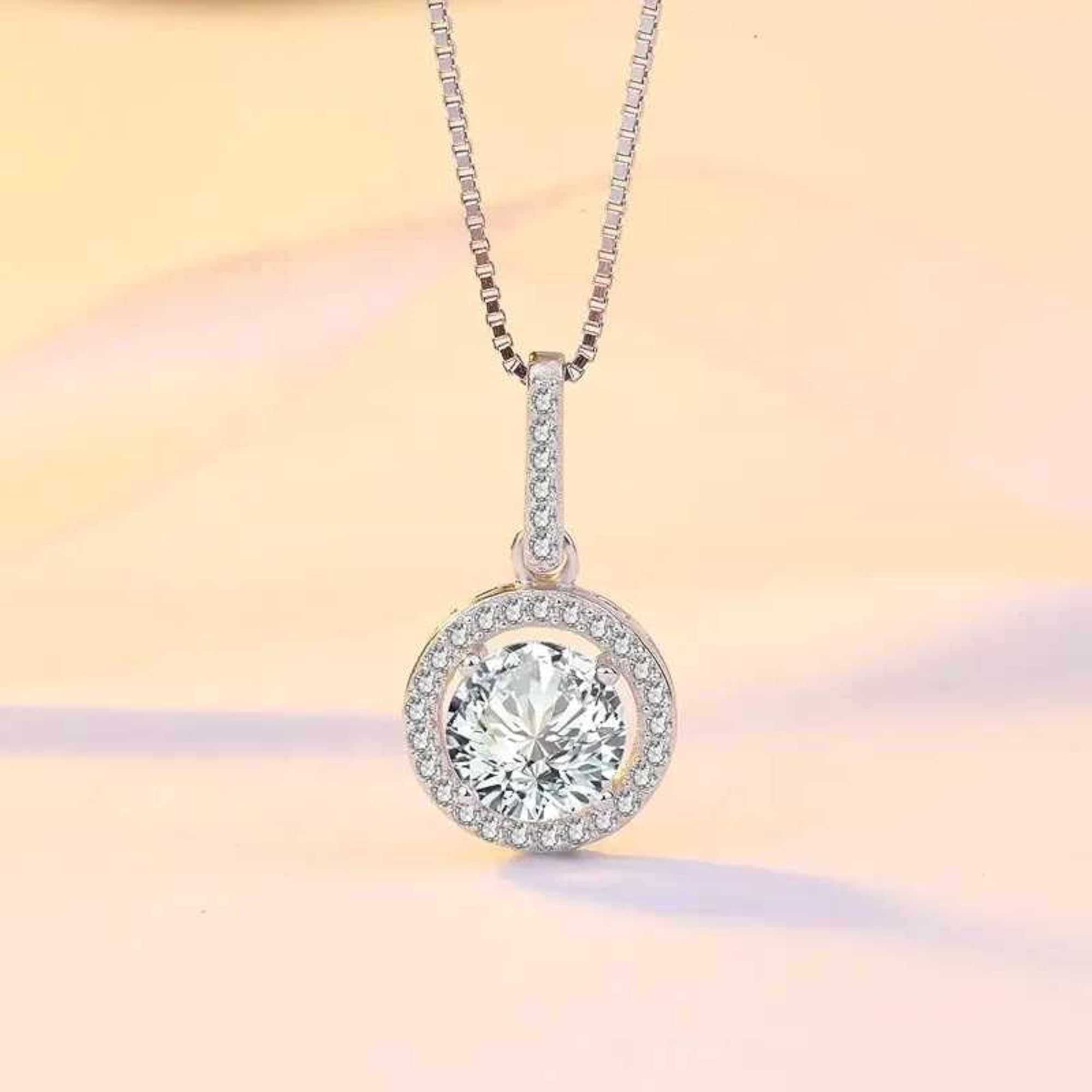 Bling Queen Solitaire Cluster Necklace