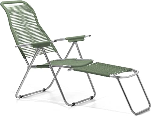 COMODA E VERSATILE - La poltrona Relax Spaghetti, intrecciata a mano in Italia, regolabile in sei posizioni e dotata di poggiapiedi a scomparsa, conserva la memoria di anni particolarmente sorridenti: i mitici anni '60. In quel momento storico gli oggetti cambiano, adattandosi a uno stile più anticonformista rispetto al passato e guadagnandosi il titolo di 