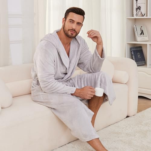 Image of Men's Hooded Robe, Soft Warm Fleece Long Bathrobe with Pockets