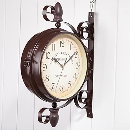 Horloge murale double face vintage avec un style gare rétro antique