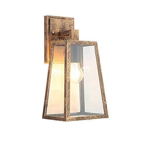 Lanterne extérieure en fer forgé pour sublimer la décoration de votre jardin suspendu
